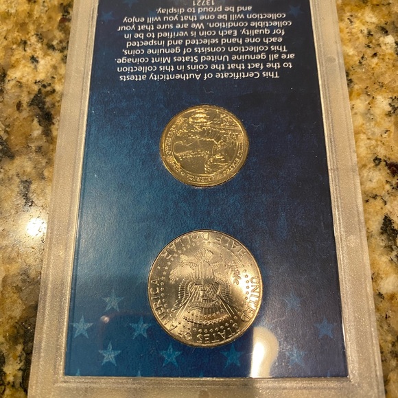 2017 Commemorative Coin Set - Gold and Silver Edition - Picture 5 of 5
